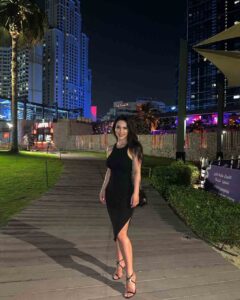 Очаровательная эскорт-леди Карина