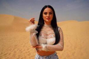 Элитная эскортница Лена