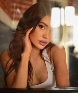 Неповторимая спутница для эскорта Лея