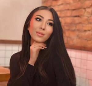 Женственная эскорт-модель Мирослава