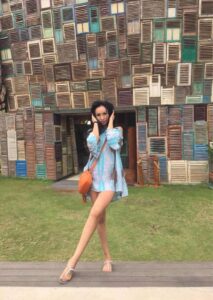 Чувственная эскорт-девушка Реына