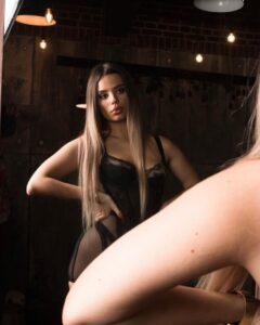 VIP спутница Яна