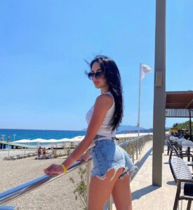 Восхитительная эскорт-леди Влада