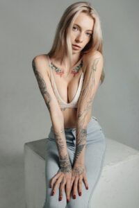 Востребованная эскорт-модель Ада