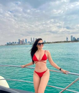 Лучшие эскорт-леди Але