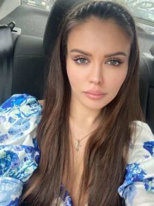 Изысканная эскортница Ыветте