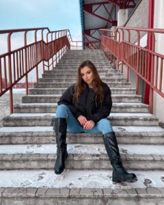 Чувственное эскорт сопровождение Валерия