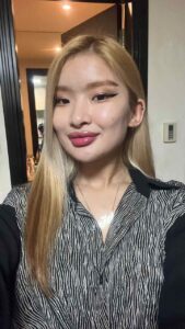 Привлекательная эскорт-девушка Еинара