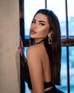 Грациозная эскорт-модель Елина