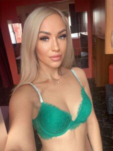Изысканная эскорт-модель Маша