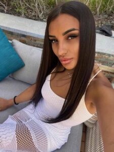 Женственная эскорт-модель Яся