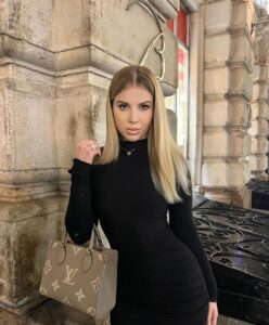 Элитная эскортница Бернис