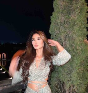 Грациозная эскорт-модель Аделе