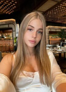 Статусная эскорт-леди Анжела