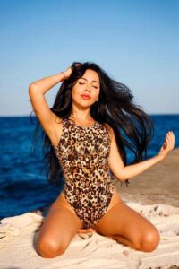 Стильная эскортница Ева