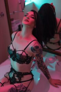 Шикарная эскорт-леди Ева