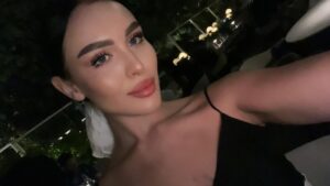 Изысканная эскорт-модель Лина