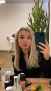 Женственная эскорт-модель Оля