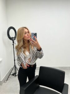 Чувственное эскорт сопровождение Лейтон